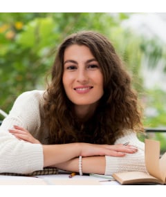 7 Ways Journaling Helps Overcome Stress-featured
