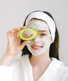 How to Make Feeling and Looking Your Best Look Easy-featured